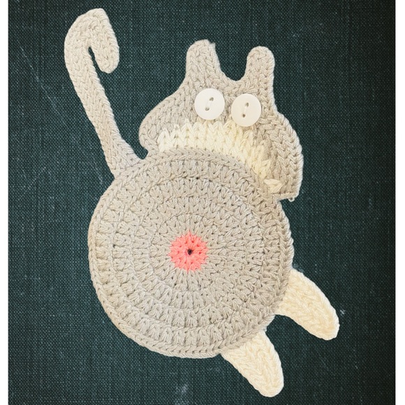 Fun Peeking Kitty Cat Butt Coasters- Cotton Yarn Knit-Button Eyes - Picture 4 of 6